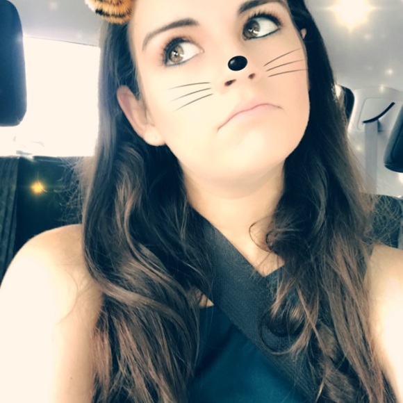 Meet your Posher, Tris - Picture 2 of 3